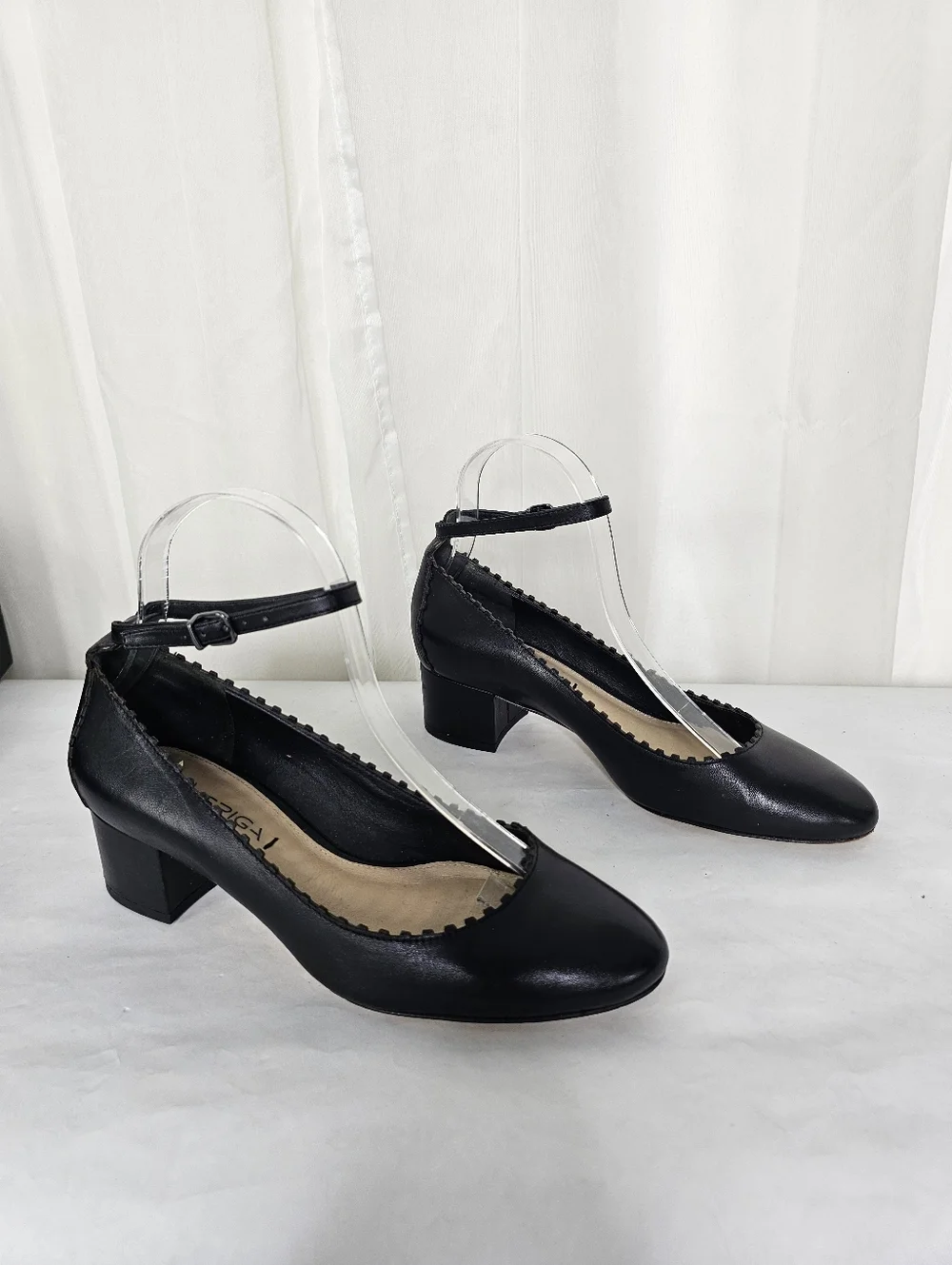 Via Spiga Dionne Black Leather Scalloped Block Heel Ankle Strap Pumps 6.5
